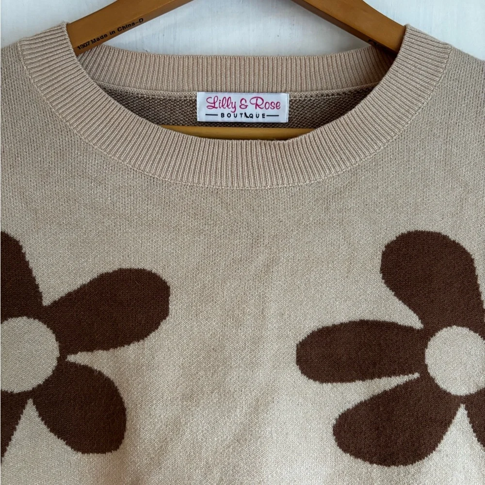 Lilly & Rose Boutique Floral Beige and Brown Sweater, Size Large - Picture 3 of 9